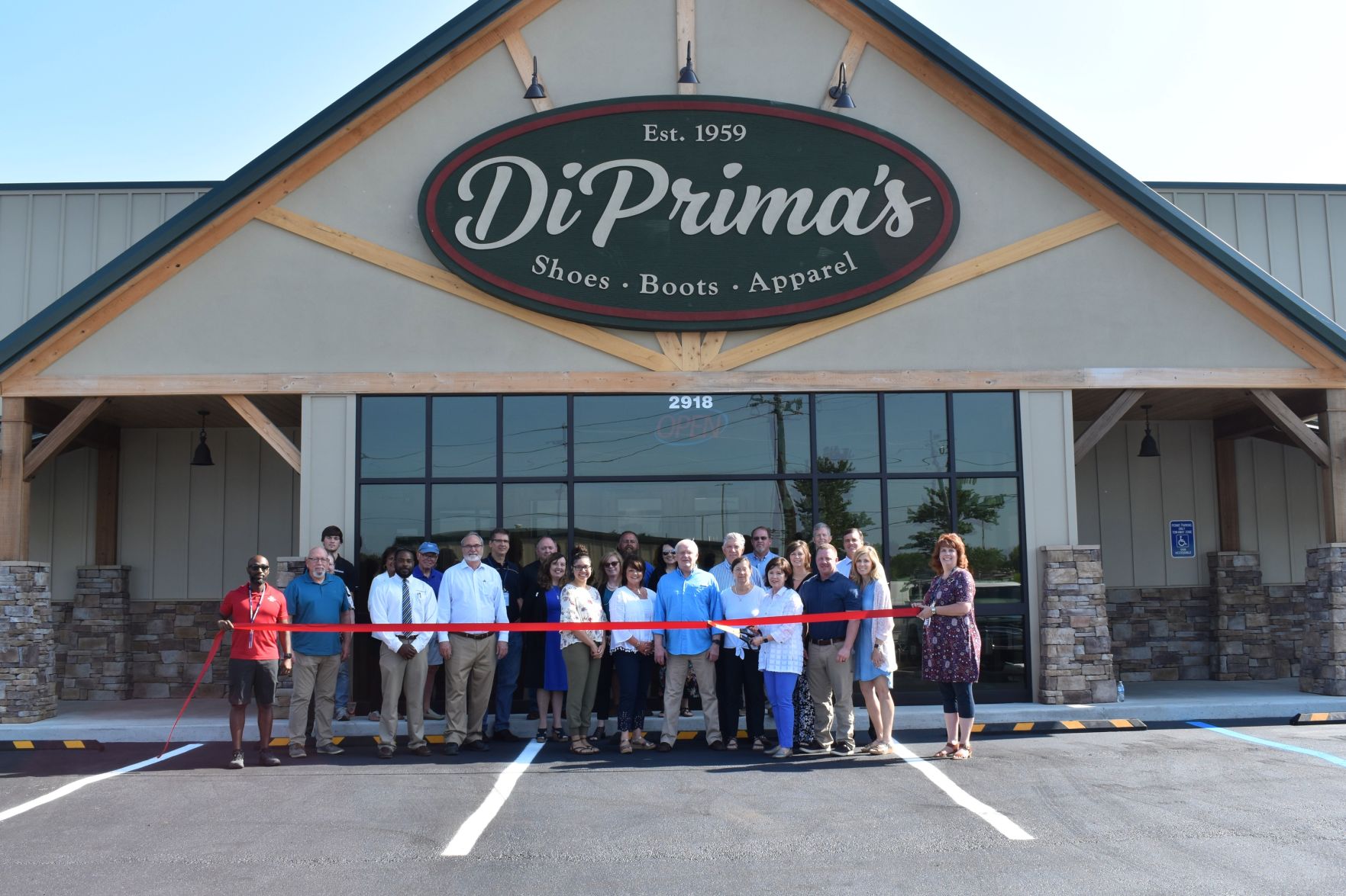 DiPrima's Shoes opens new store